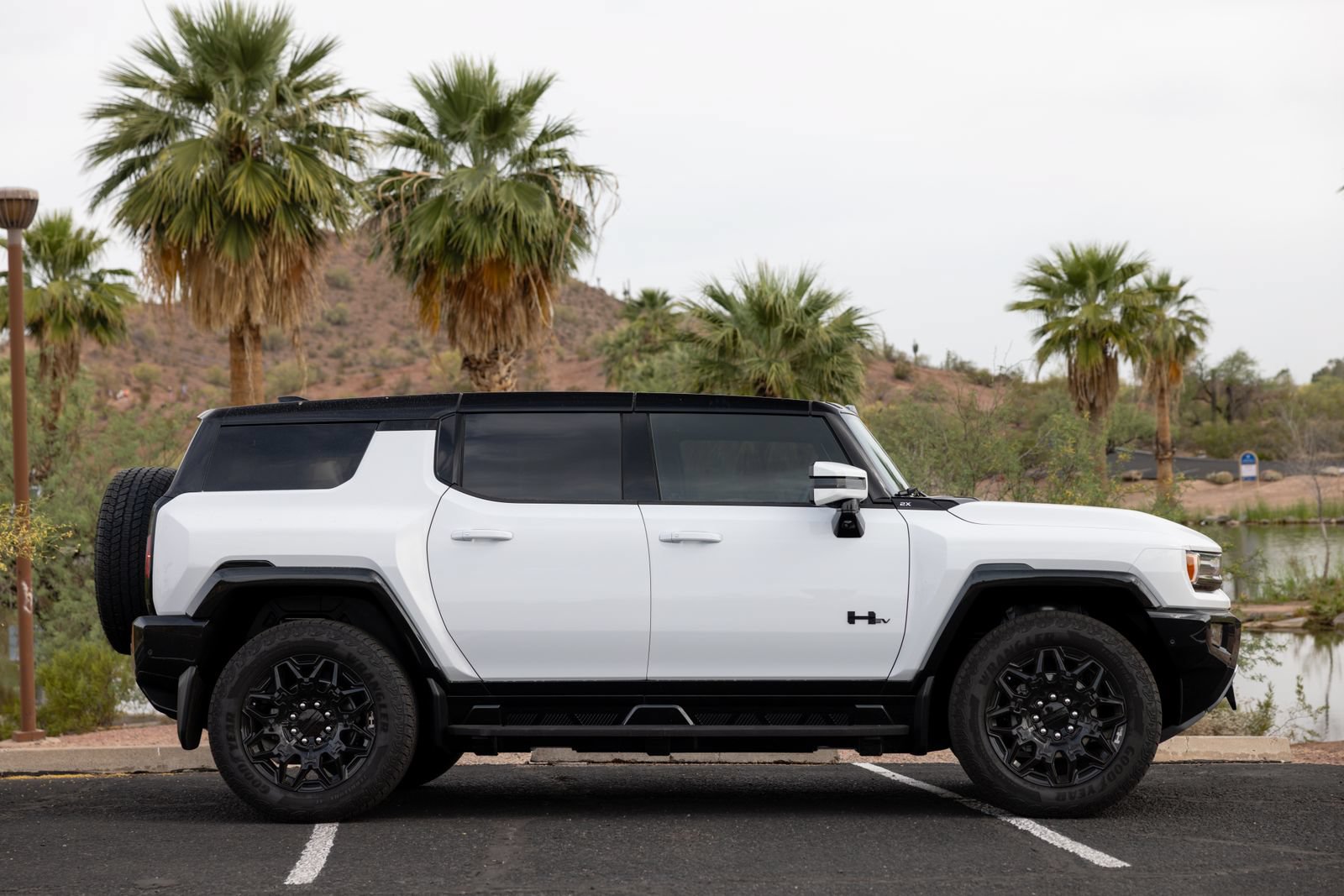 Used 2025 GMC Hummer EV 2X AWD/4WD image 57