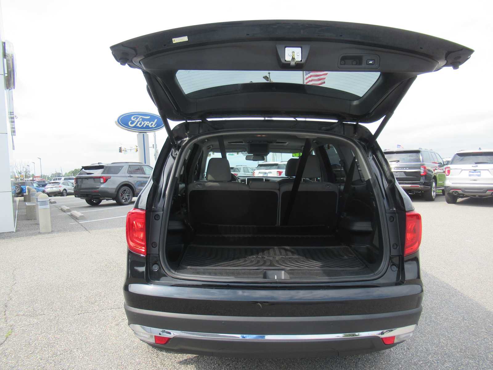 Used 2016 Honda Pilot Touring image 22