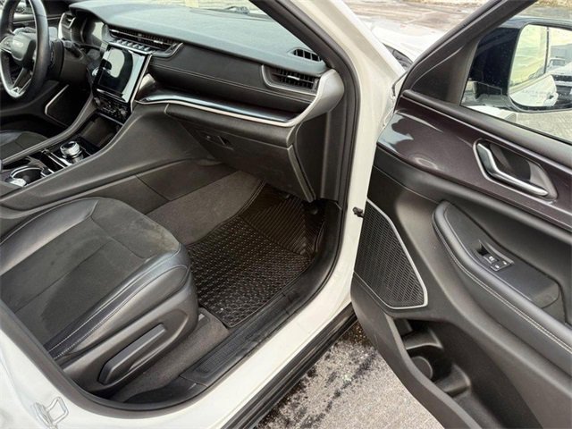 Certified 2022 Jeep Grand Cherokee L Altitude image 16