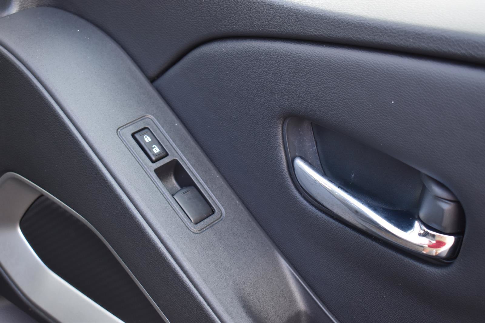 Certified 2025 Nissan Frontier SV RWD image 50