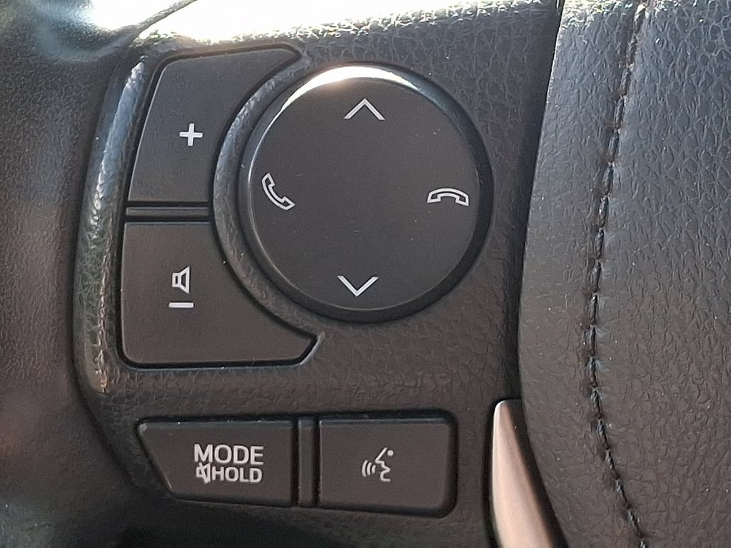 Used 2016 Toyota RAV4 XLE w/ Preferred Accessory Package FWD image 22