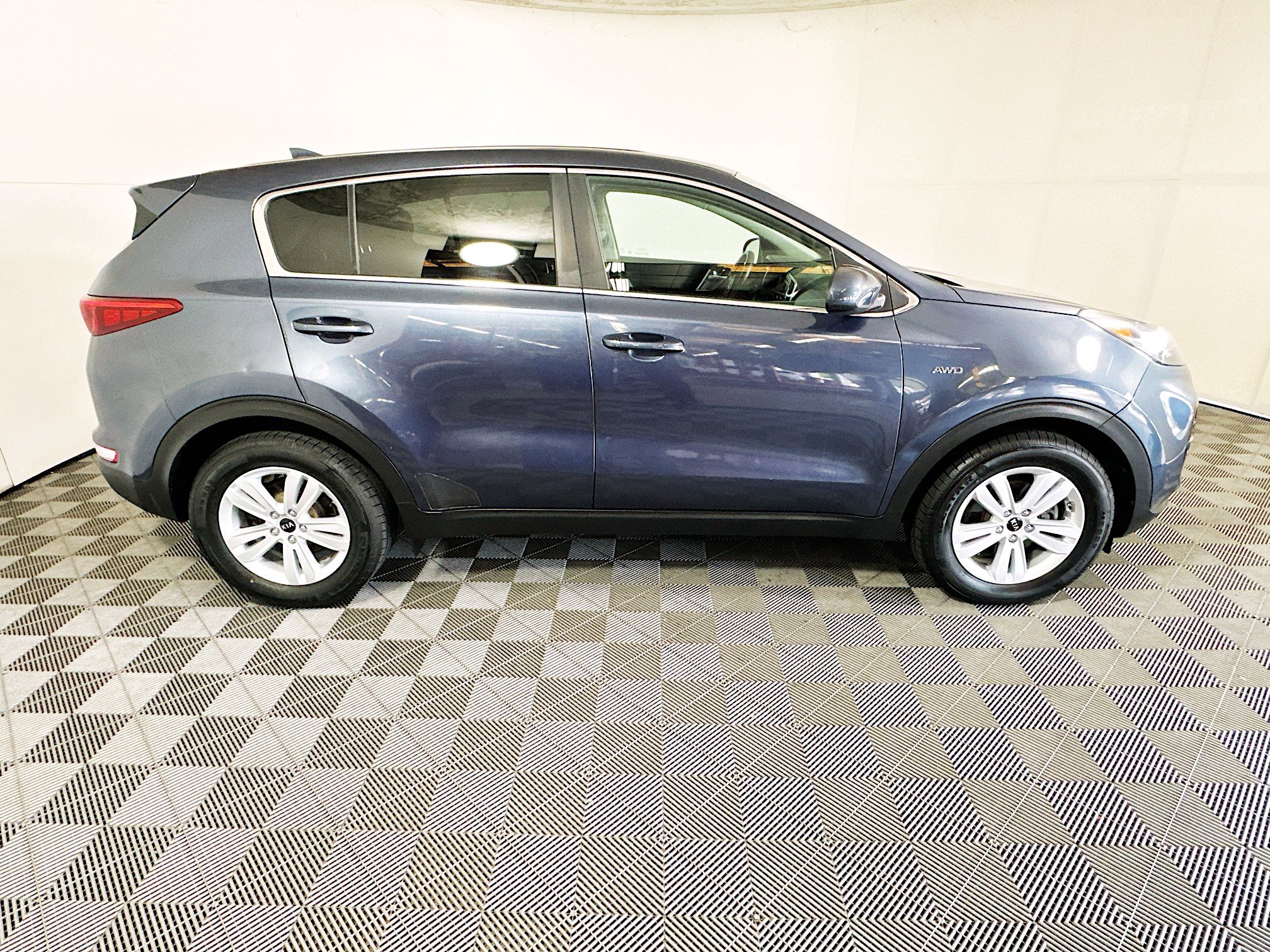 Used 2018 Kia Sportage LX AWD/4WD image 2