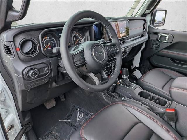 Used 2025 Jeep Gladiator Rubicon AWD/4WD image 13
