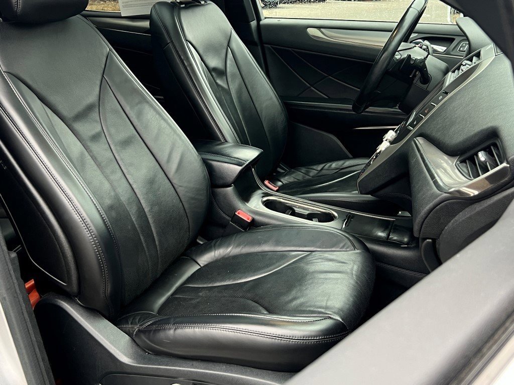 Used 2017 Lincoln MKC Reserve image 11