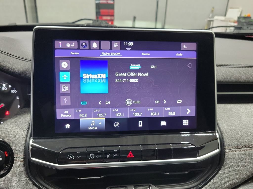 Used 2023 Jeep Compass Latitude image 37