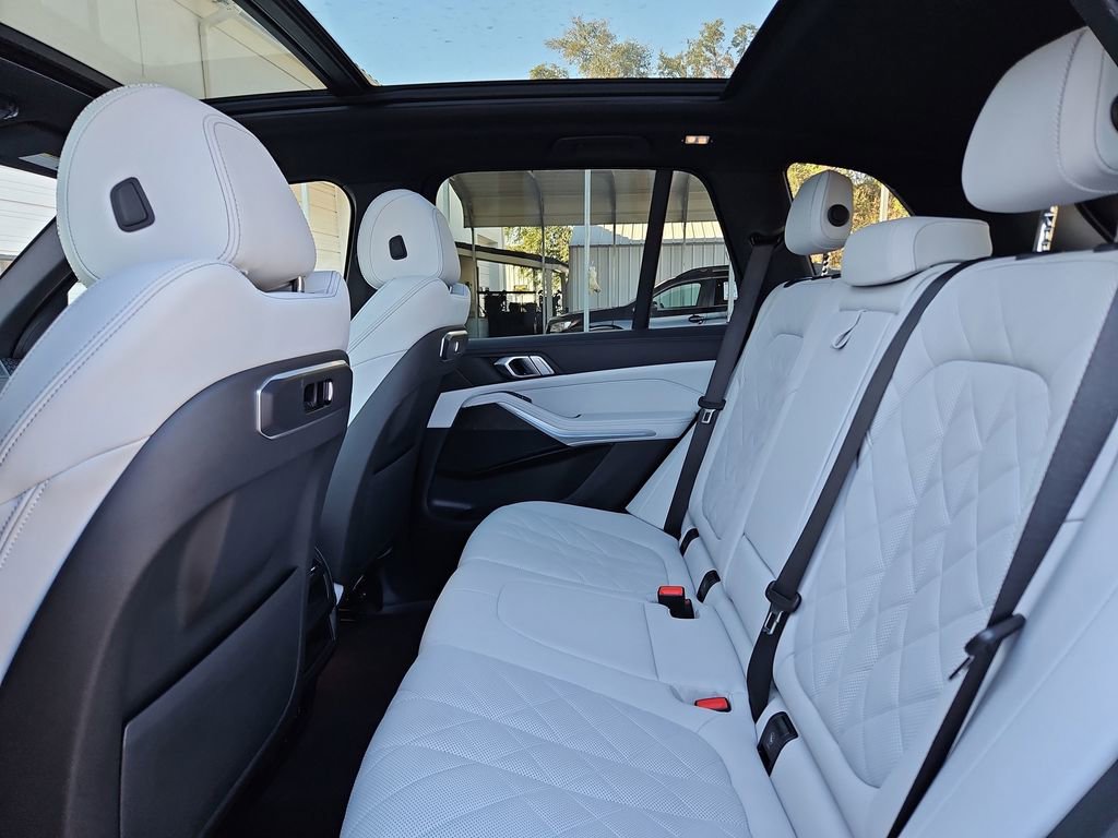 Used 2024 BMW X5 sDrive40i w/ Parking Assistance Package image 31