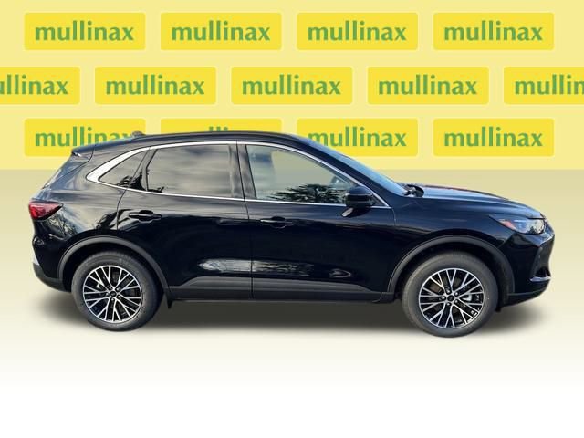 New 2025 Ford Escape SE w/ PHEV Premium Package image 2