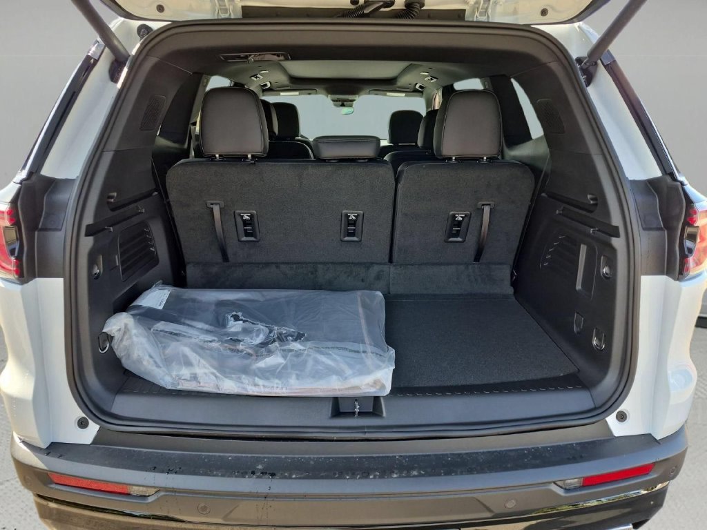 New 2026 GMC Acadia AT4 w/ Luxury Package AWD/4WD image 26