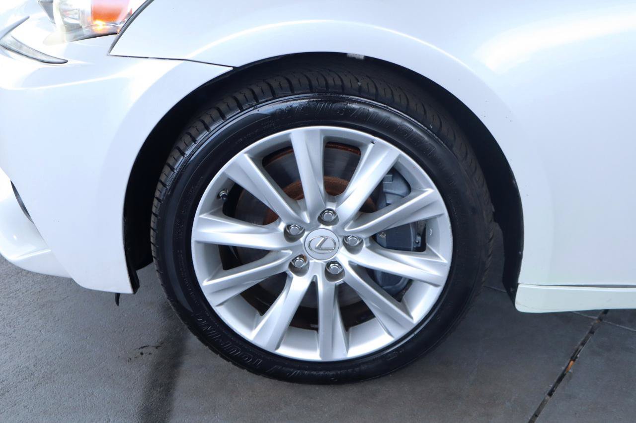 Used 2016 Lexus IS 200t RWD image 12