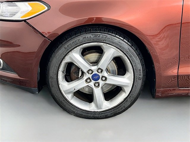 Used 2020 Ford Fusion SE image 10