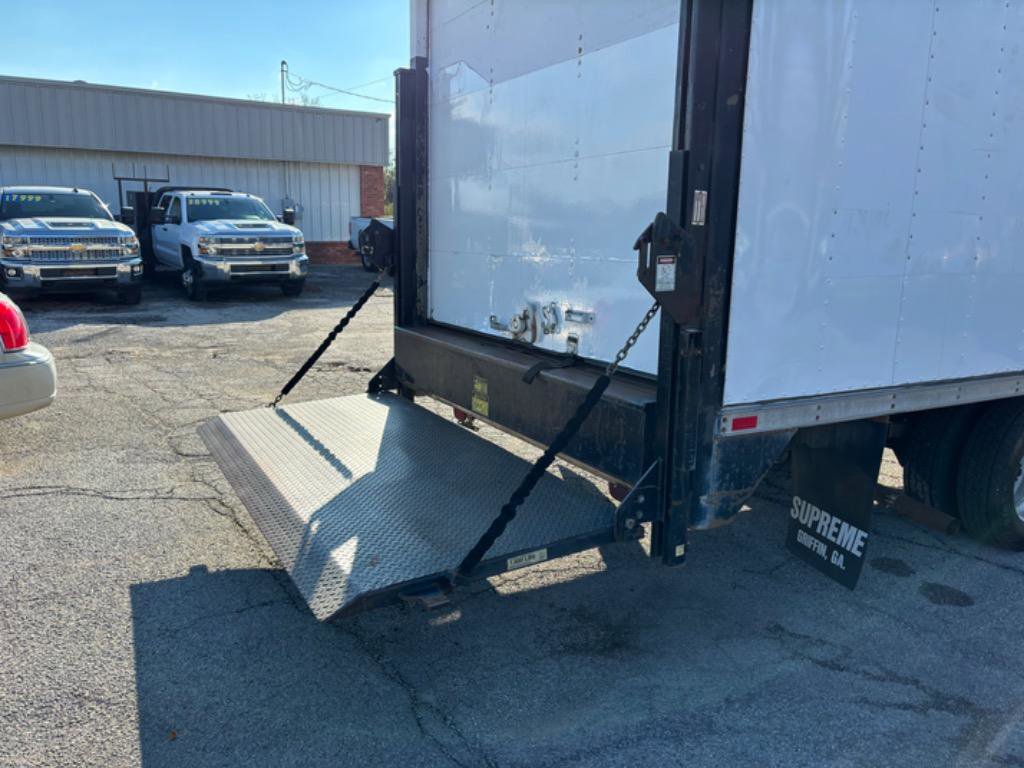 Used 2004 Ford E-350 and Econoline 350 Super Duty image 6