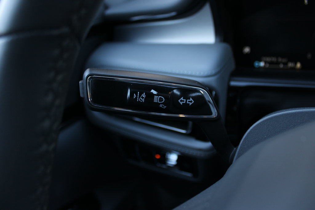 Used 2022 Lincoln Nautilus Reserve AWD/4WD image 9