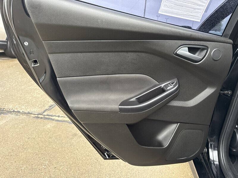 Used 2016 Ford Focus ST w/ Equipment Group 401A FWD image 20