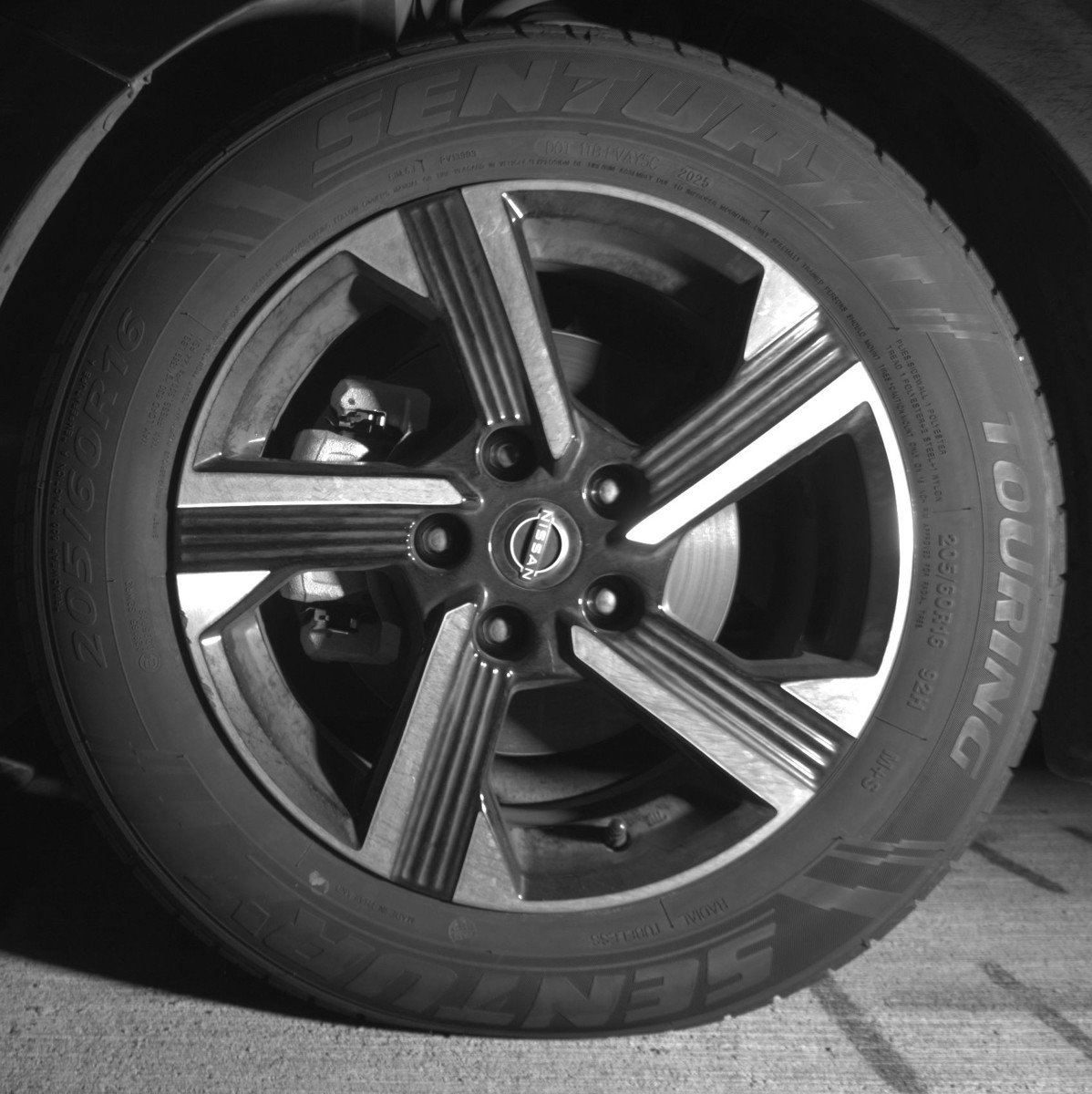 Used 2025 Nissan Sentra SV FWD image 12