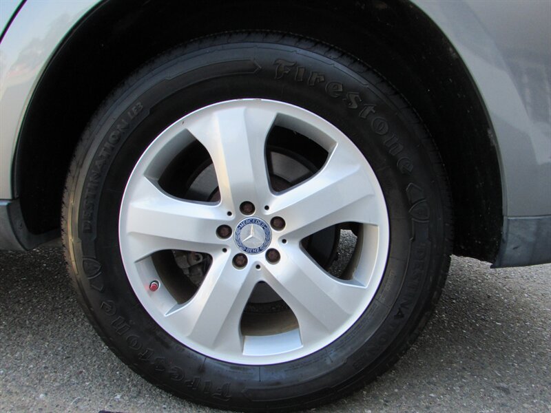 Used 2011 Mercedes-Benz GL 450 4MATIC image 32