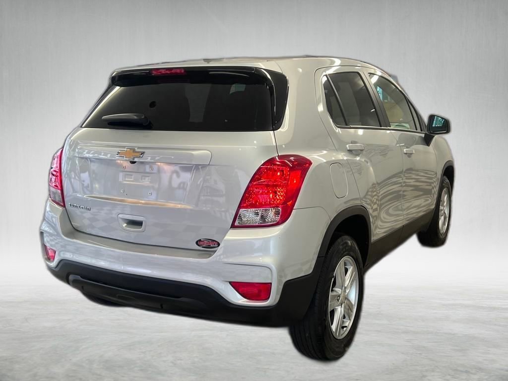 Used 2022 Chevrolet Trax LS w/ Tint and Cruise Package image 7