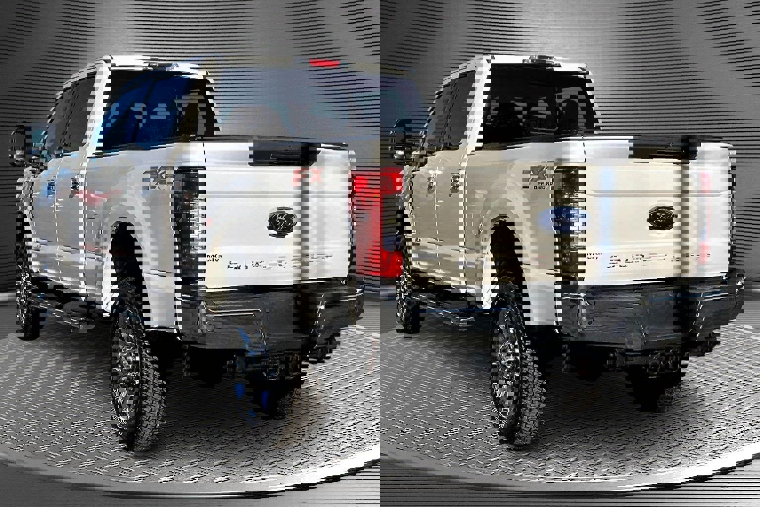 Used 2017 Ford F350 Lariat w/ Lariat Ultimate Package image 4