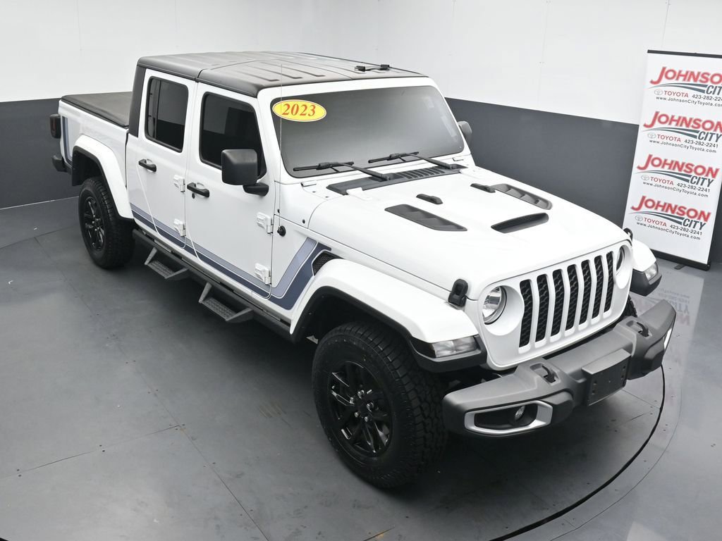 Used 2023 Jeep Gladiator Sport AWD/4WD image 24