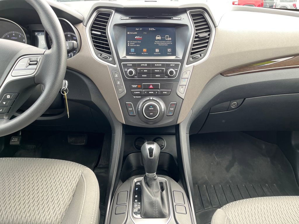 Used 2017 Hyundai Santa Fe SE w/ Cargo Package AWD/4WD image 22