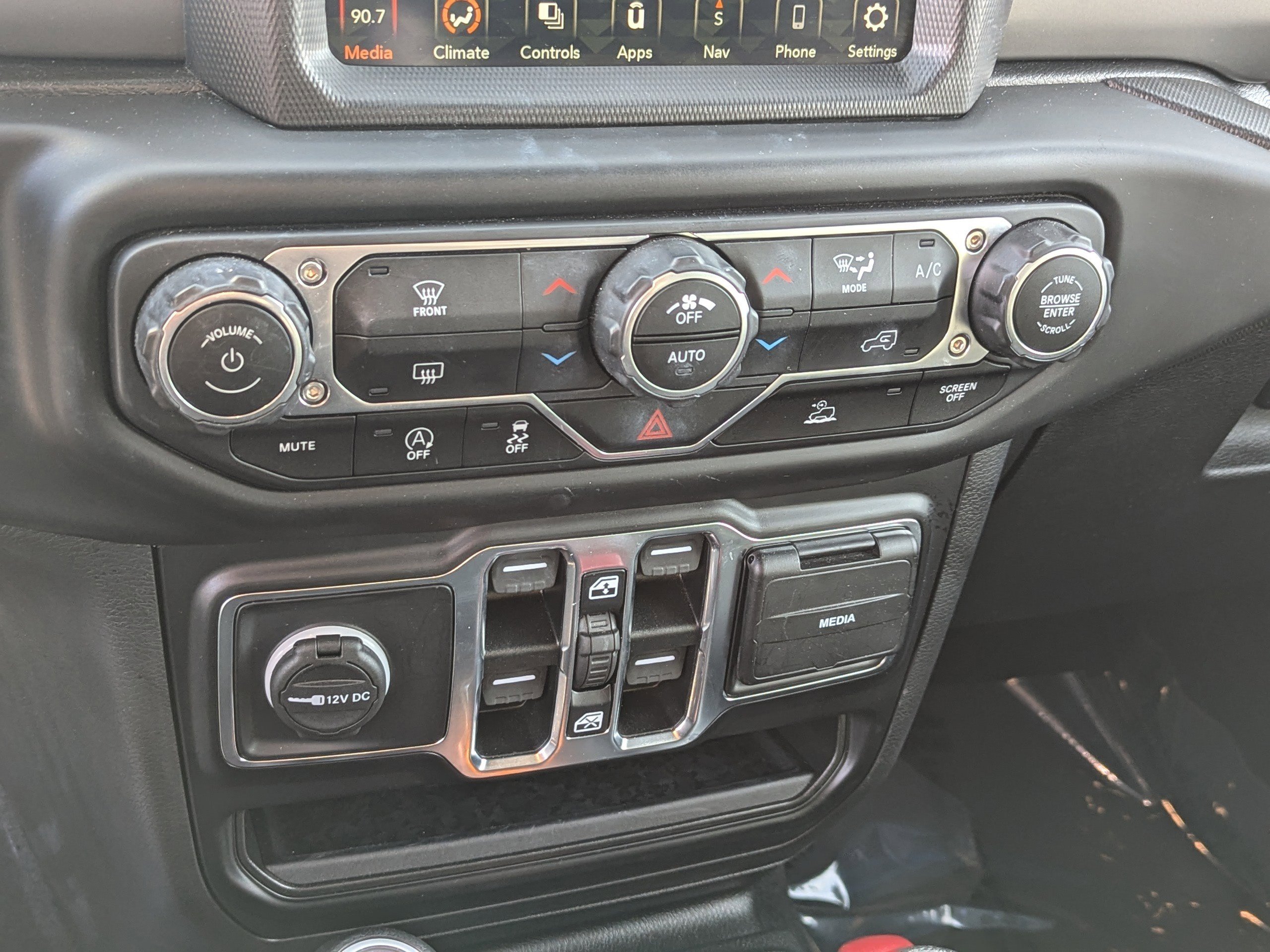 Certified 2022 Jeep Wrangler Sport S w/ Sun And Sound Package image 22