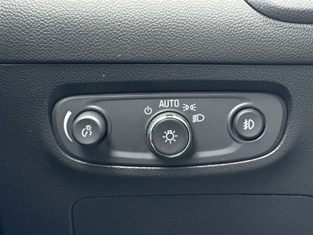 Used 2021 Buick Encore GX Select image 21