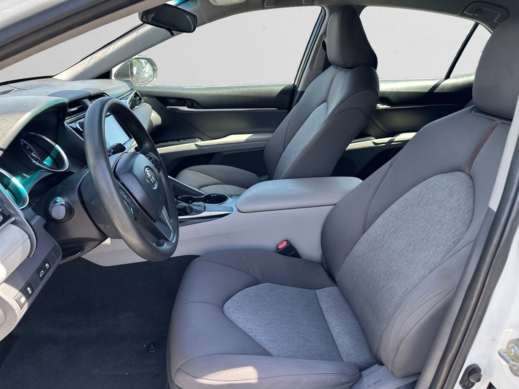 Used 2018 Toyota Camry LE FWD image 10