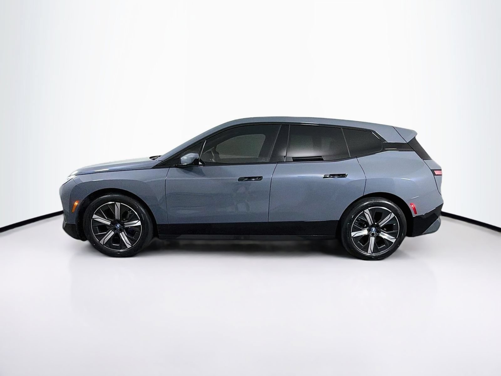 Certified 2023 BMW iX M60 w/ Executive Package AWD/4WD image 3
