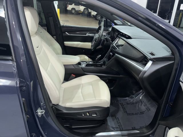 Certified 2025 Cadillac XT5 Sportv w/ Technology Package image 30