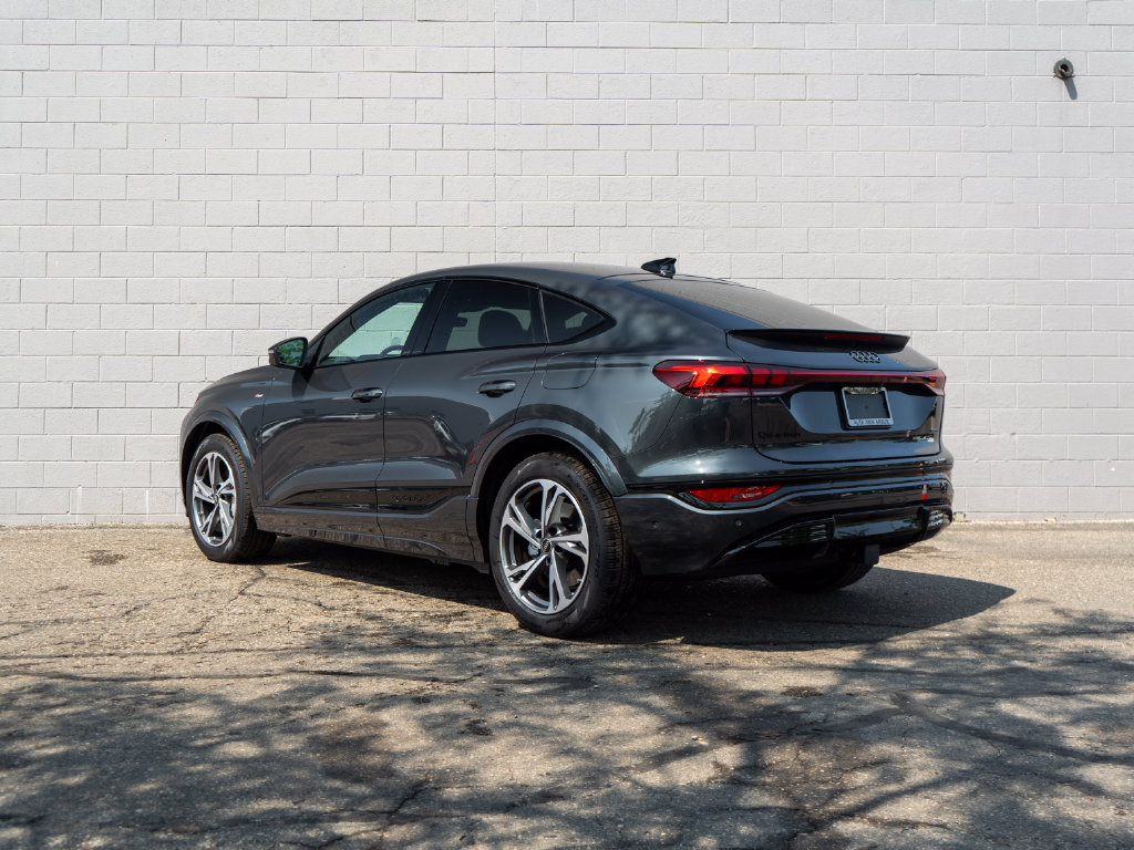 New 2027 Audi Q6 e-tron Prestige AWD/4WD image 4
