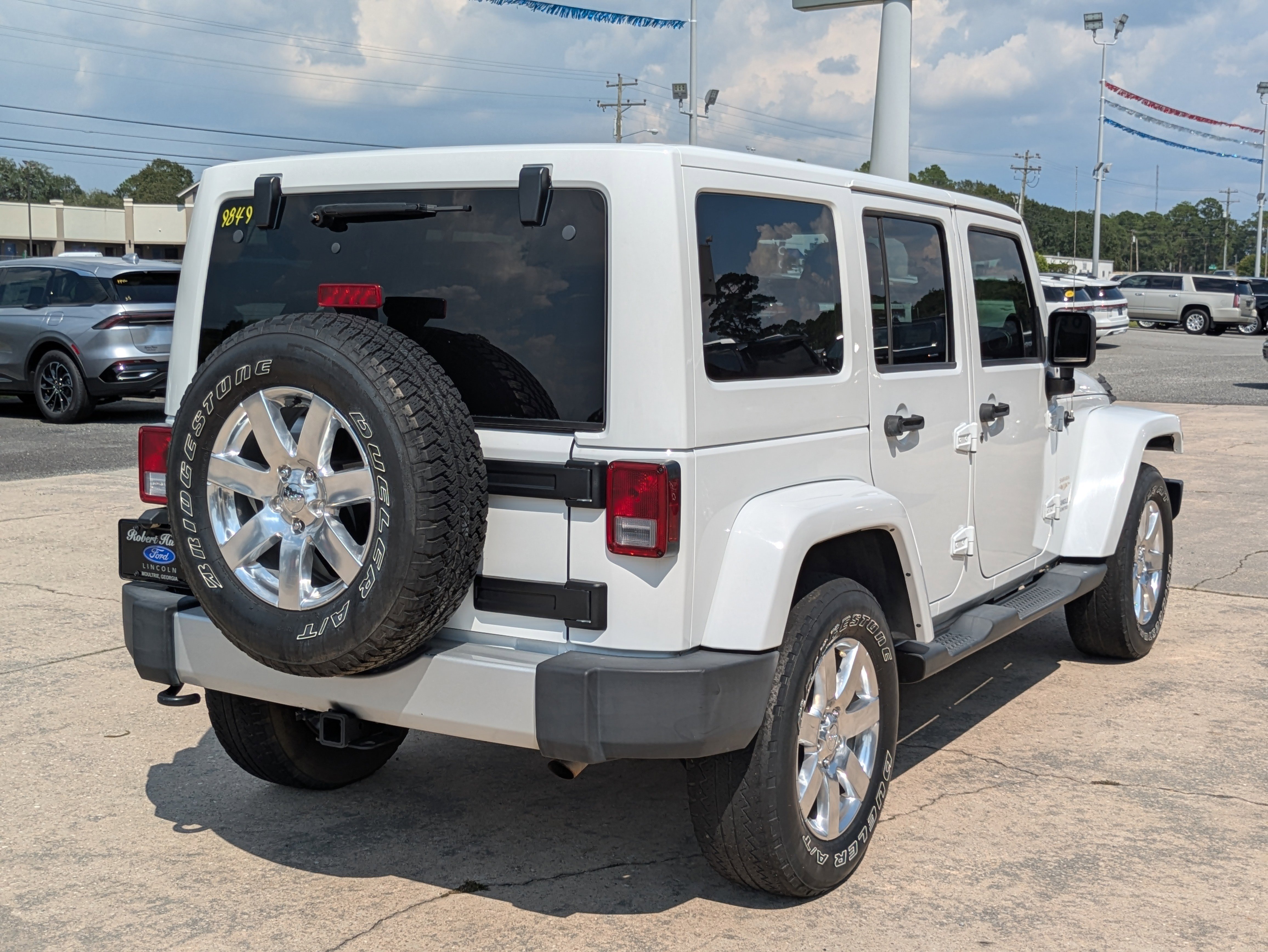 Used 2012 Jeep Wrangler Unlimited Sahara w/ Connectivity Group image 6