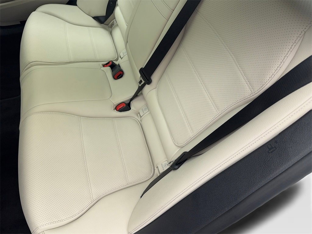 Used 2025 Mercedes-Benz C 300 Sedan image 45