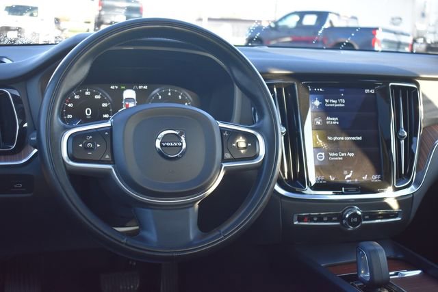 Used 2022 Volvo S60 B5 Momentum w/ Premium Package image 19