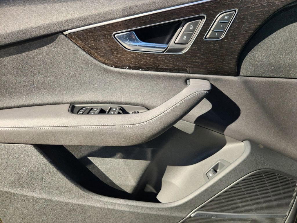 New 2025 Audi Q7 3.0T Premium Plus image 24