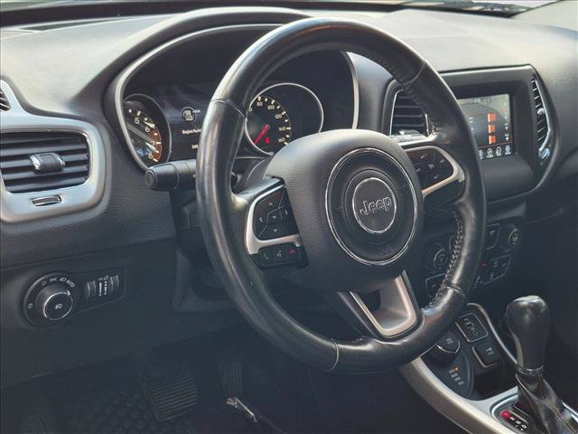 Used 2018 Jeep Compass Latitude w/ Popular Equipment Group AWD/4WD image 10