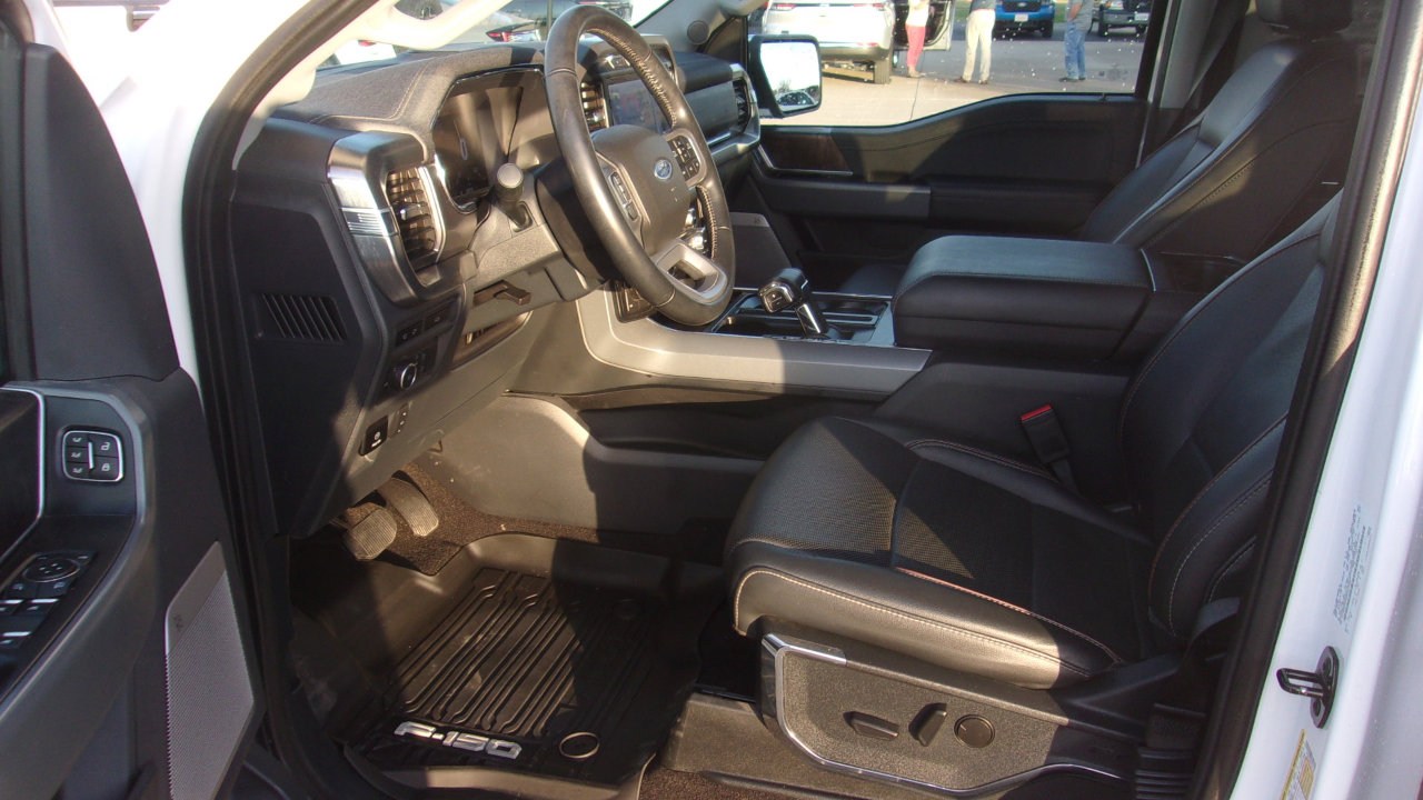 Used 2023 Ford F150 Lariat w/ Bed Utility Package image 3