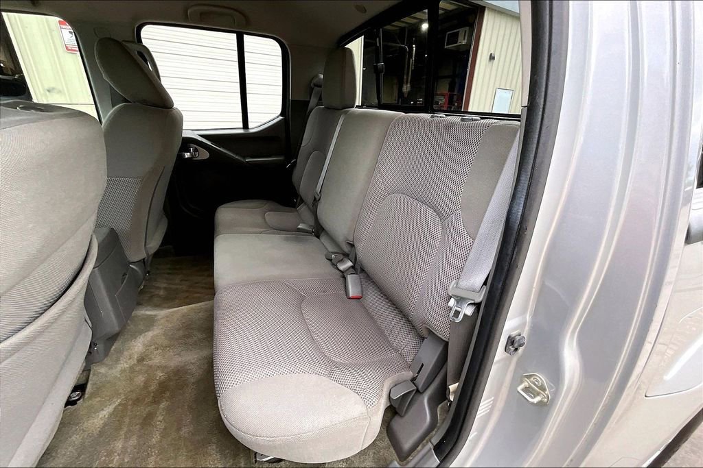 Used 2018 Nissan Frontier SV image 23