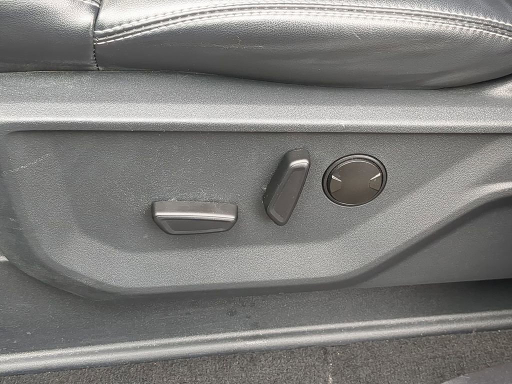 Used 2025 Ford Expedition Platinum image 14