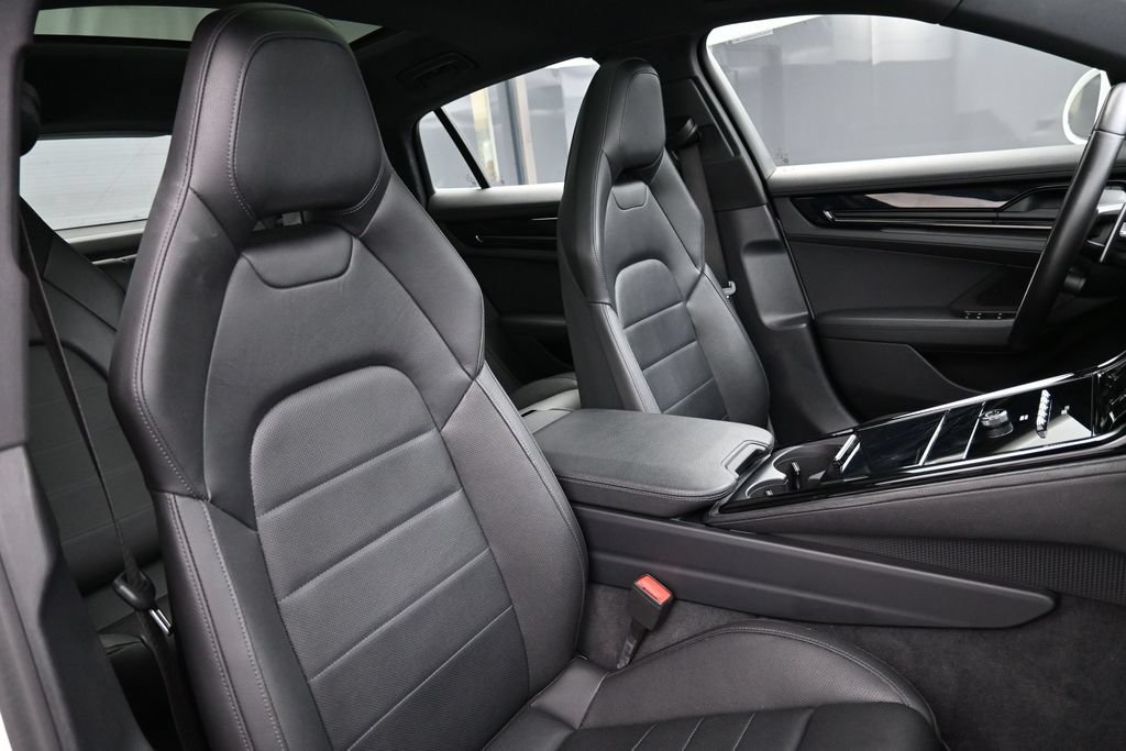 Certified 2025 Porsche Panamera RWD image 29