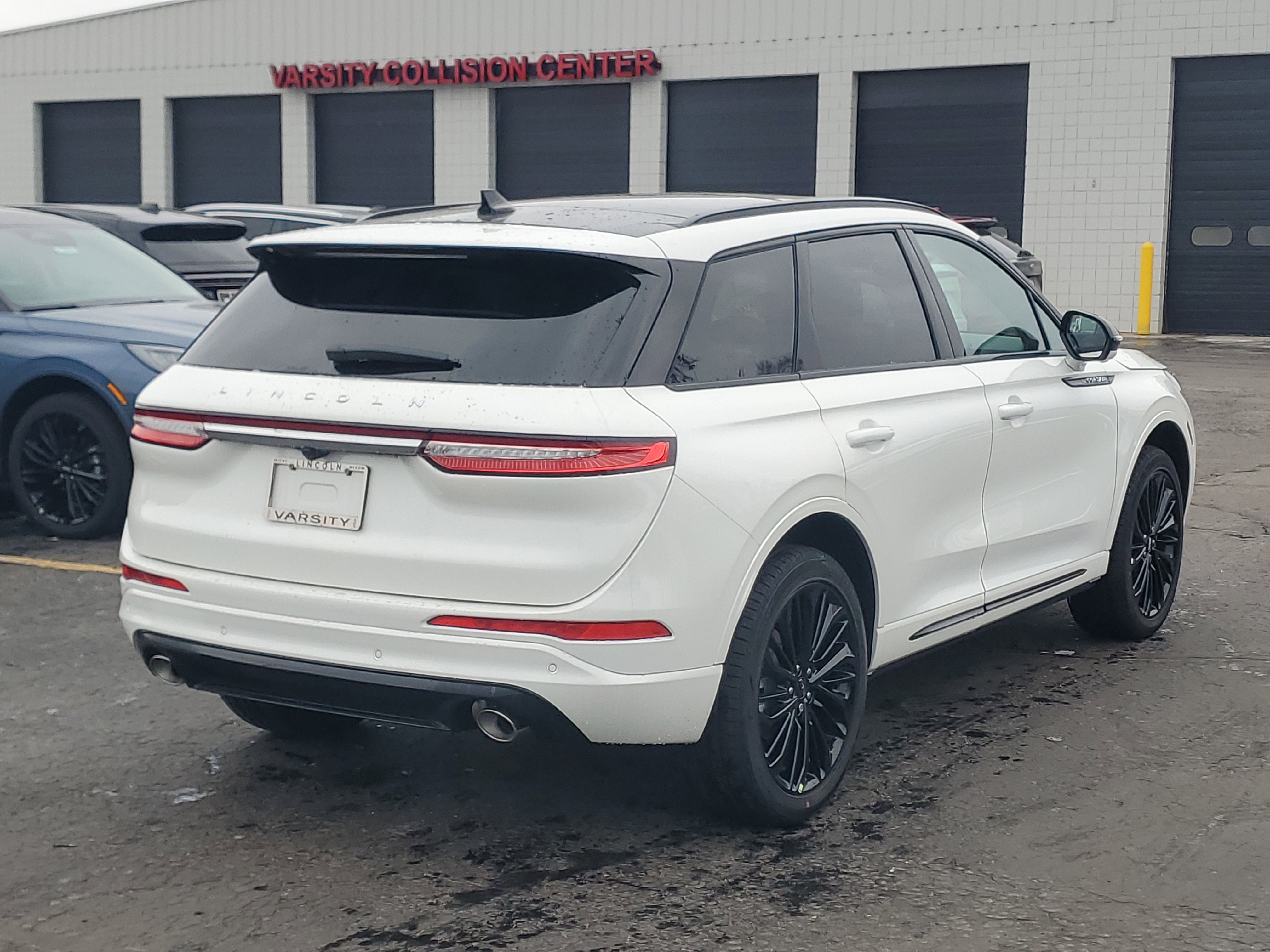 New 2026 Lincoln Corsair Premiere image 4