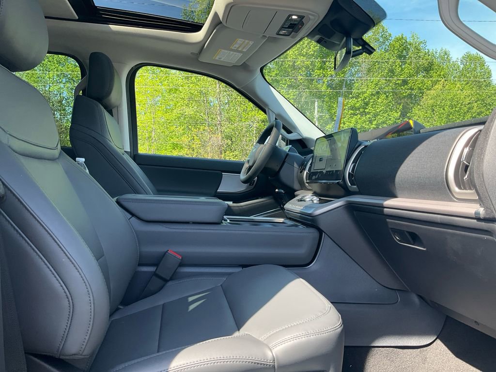 New 2026 Ford Expedition Active AWD/4WD image 12