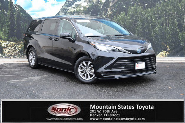 Certified 2022 Toyota Sienna LE