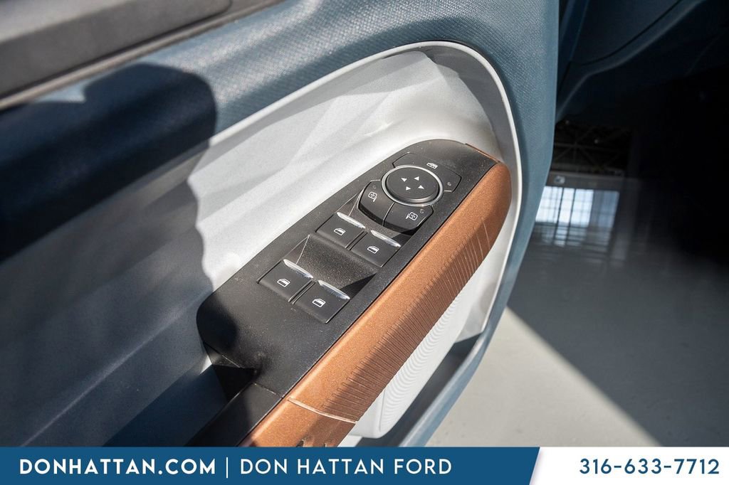 Used 2022 Ford Maverick Lariat image 14