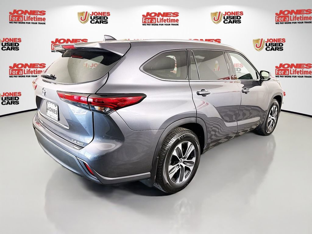 Used 2021 Toyota Highlander XLE image 16