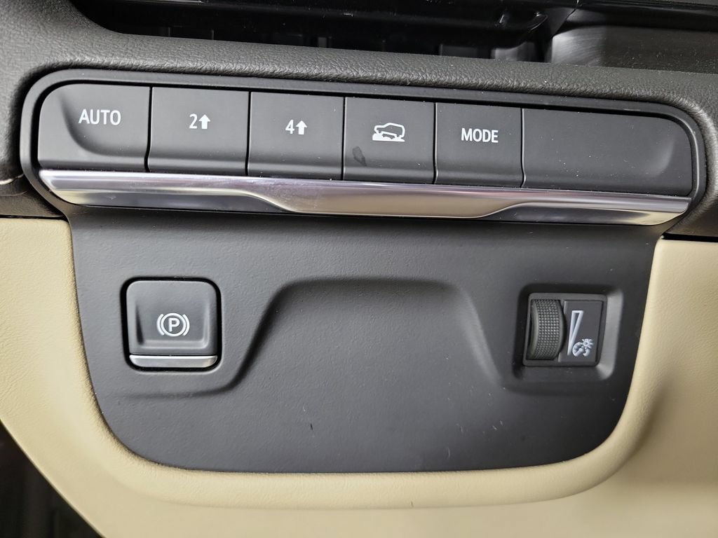 Used 2024 Cadillac Escalade Premium Luxury AWD/4WD image 31