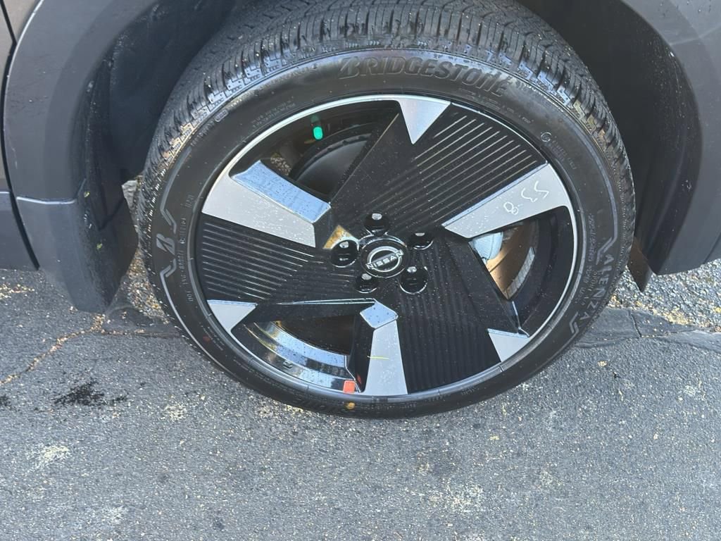 New 2026 Nissan Kicks SR image 9