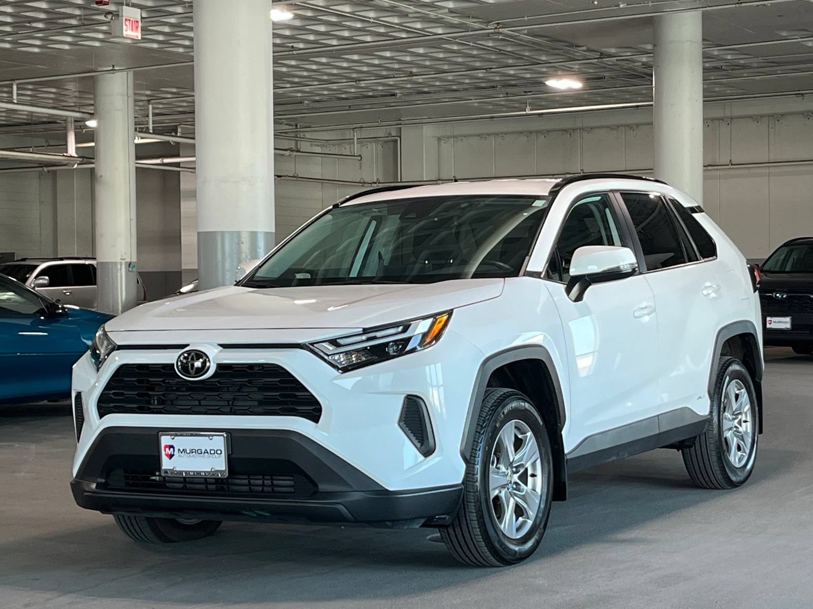 Used 2025 Toyota RAV4 LE AWD/4WD image 4