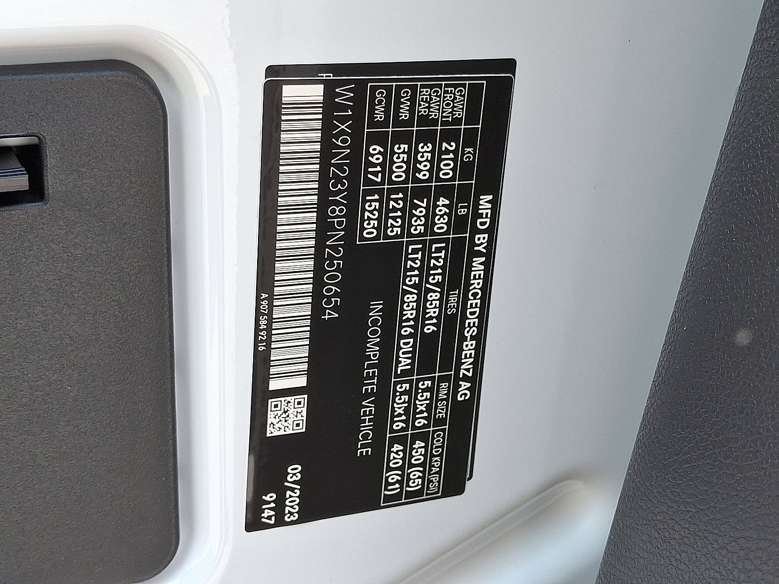 Used 2023 Mercedes-Benz Sprinter 4500 image 28