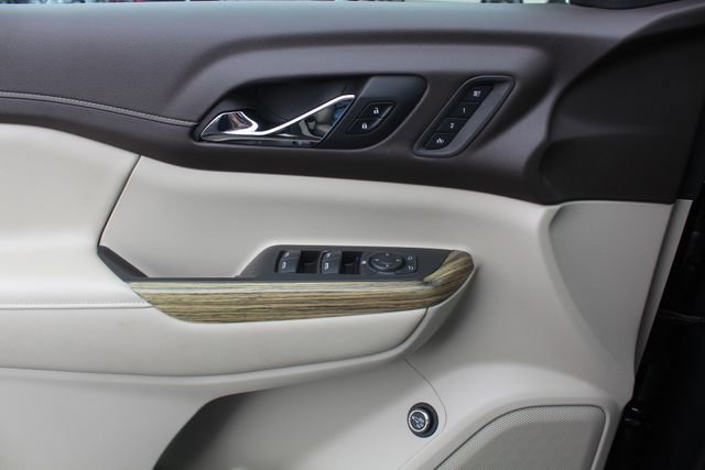 Used 2019 GMC Acadia Denali w/ Technology Package FWD image 34