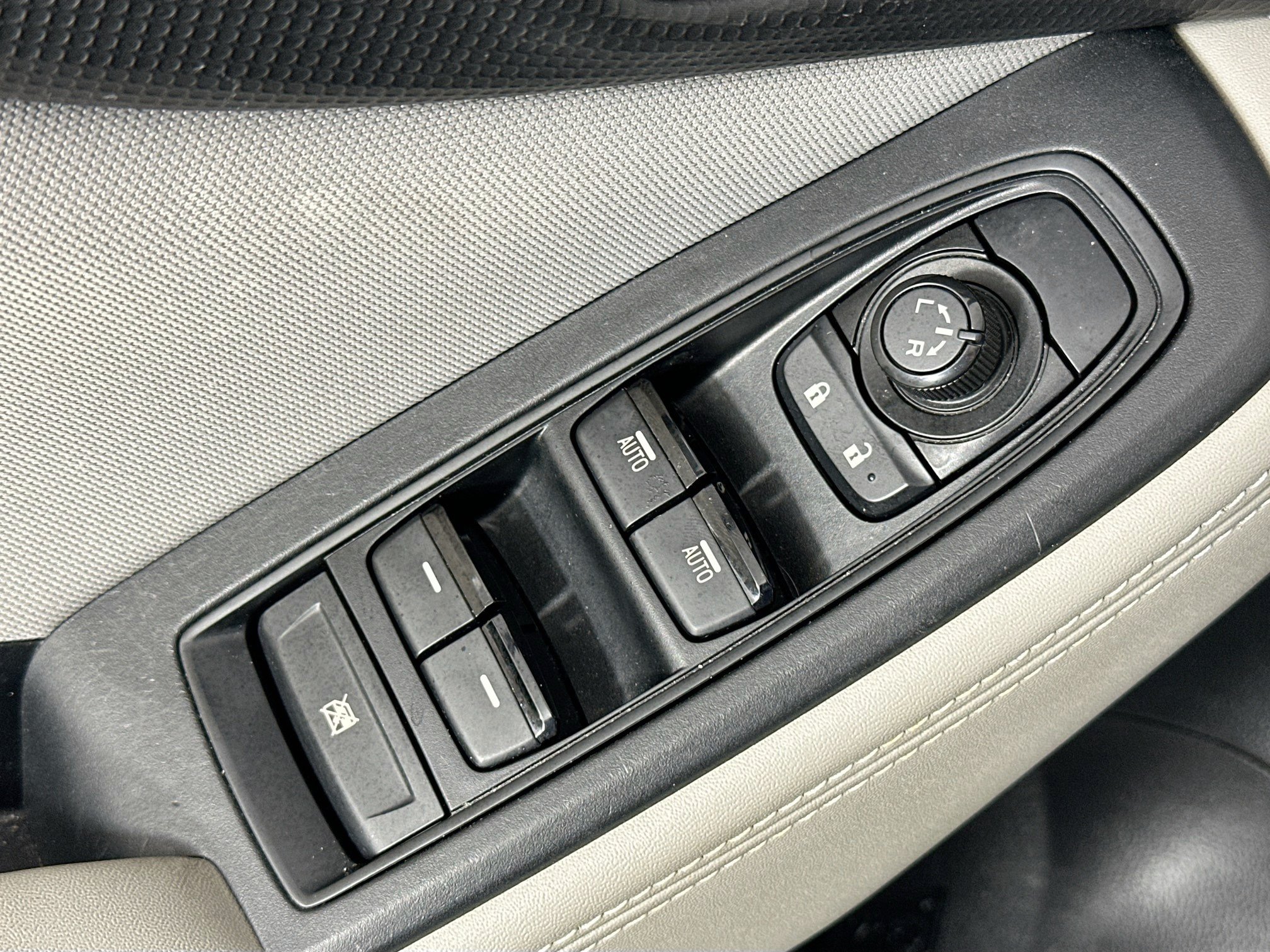 Used 2023 Subaru Forester Premium AWD/4WD image 17