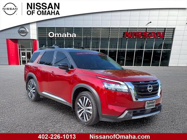 Certified 2023 Nissan Pathfinder Platinum AWD/4WD image 1